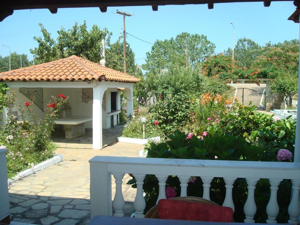 Villa Tonia Apartments Sarti Exterior photo